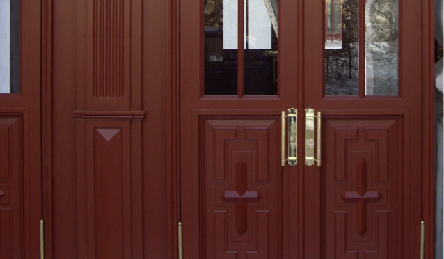 Иконостасы и церковные врата